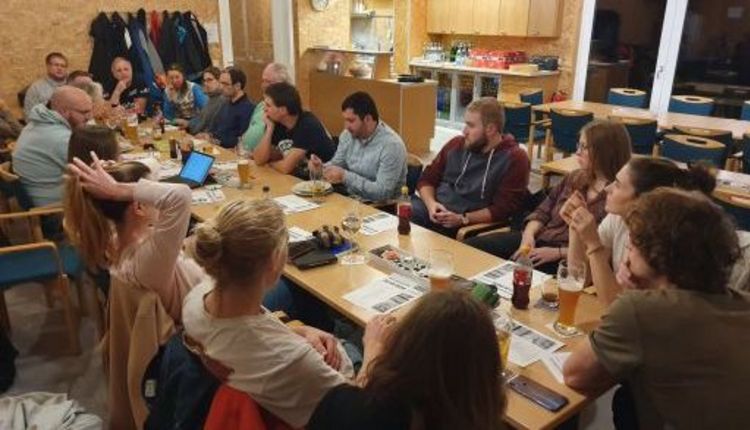 21köpfiges Team der Schneesportschule plant die Wintersaison 2019/20