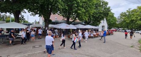 TT-Hocketse unter den Kastanien gut besucht
