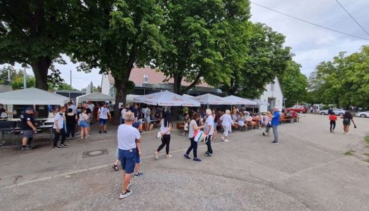 TT-Hocketse unter den Kastanien gut besucht