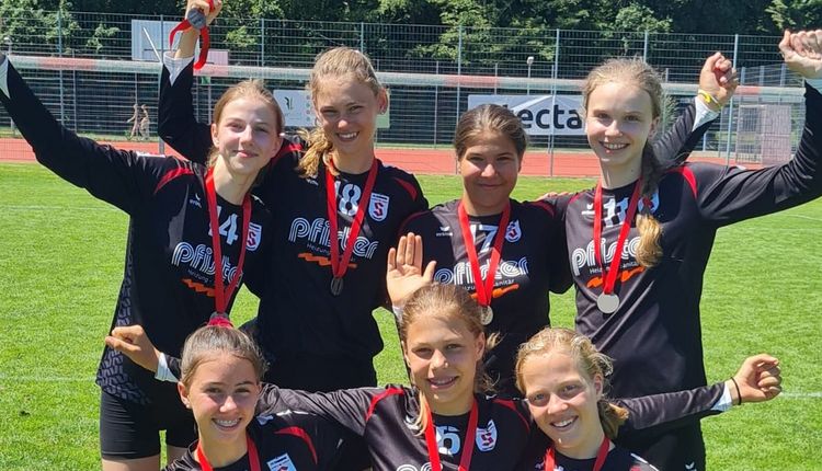 Mädchenteams erkämpfen Medaillen
