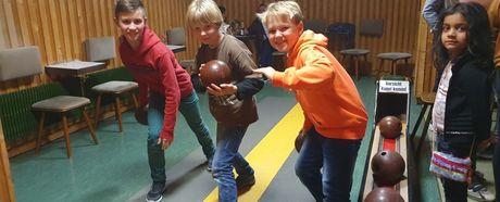 Tischtennis-Abteilung beim Weihnachtskegeln