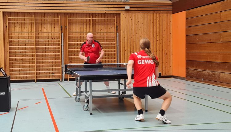 TT Herren: Licht und Schatten in Sportbund