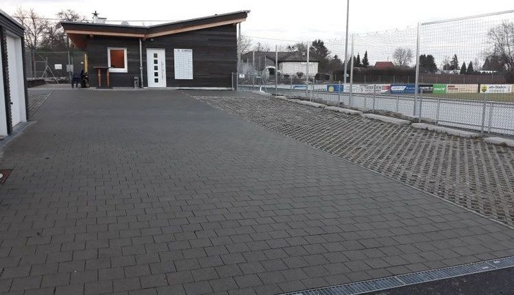 Geschäftsstelle öffnet im Clubhaus