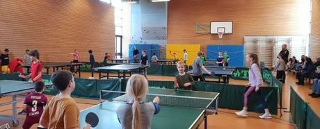 Tischtennis: Volles Haus beim Bezirksentscheid