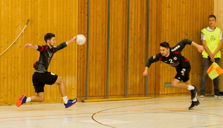 1. BL: Zwei Heimniederlagen
