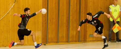 1. BL: Zwei Heimniederlagen