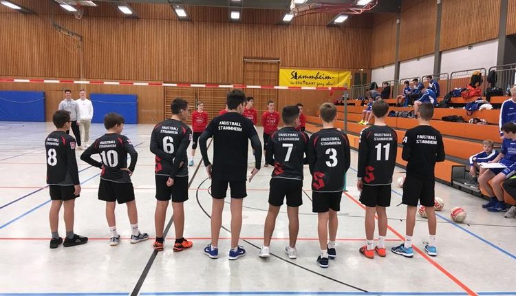 U16 bleibt im Rennen um die WM