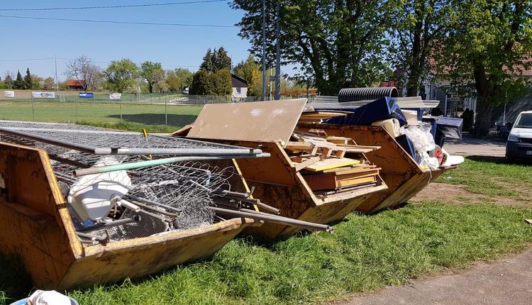 Faustball und Tischtennis schaffen Platz